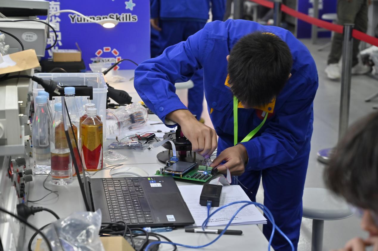 智創(chuàng)未來(lái)，技展風(fēng)采——我校成功承辦2023年云南省職業(yè)院校技能大賽“智能電子產(chǎn)品設(shè)計(jì)與開(kāi)發(fā)”賽項(xiàng)